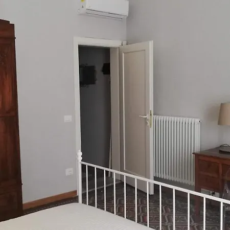 Apartment Casa Ridolfi -una Terrazza Sui Giardini Di *